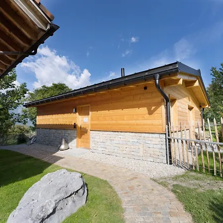 Appartement Wellness-gaestehaus In Says Mit Whirlpool Und Sauna