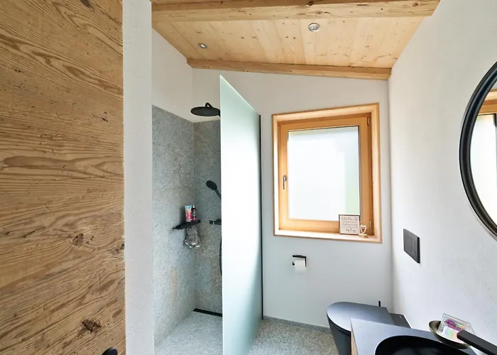 Wellness-gaestehaus In Says Mit Whirlpool Und Sauna شقة